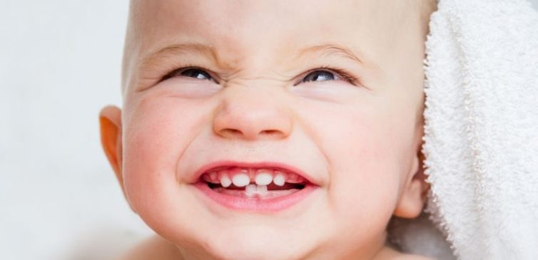 Bebeklerin Dişleri Ne Zaman Çıkar